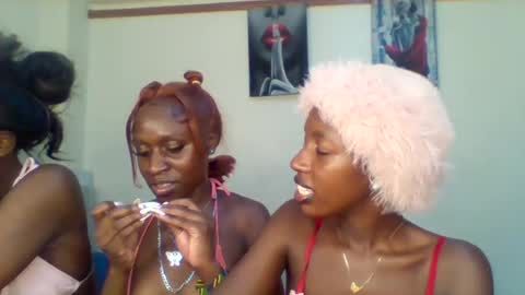 Snapshot of norababy20 chatting on June 2026 05:40:02 PM Norababy20 online show from June 2026 05:40:02 PM