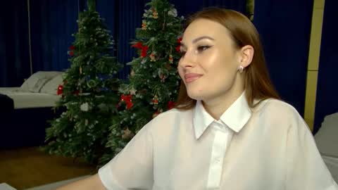 Snapshot of norafoxes chatting on December 2025 06:35:02 PM NoraFoxes online show from December 2025 06:35:02 PM