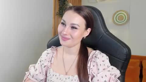 NoraFoxes online show from February 2026 05:34:02 AM