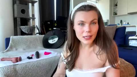 Nordic Belle online show from May 2026 02:14:02 PM