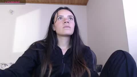 noreen_ online show from December 2025 06:17:01 PM