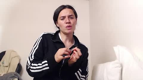 noreen_ online show from April 2026 11:02:01 PM