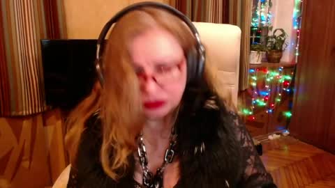 miss Tress online show from April 2026 09:15:01 PM