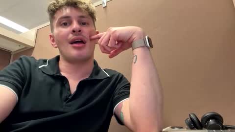 Snapshot of northofsouth_xxx chatting on April 2026 05:48:02 PM northofsouth_xxx online show from April 2026 05:48:02 PM