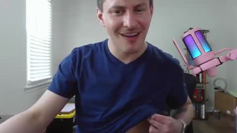 Snapshot of northofsouth_xxx chatting on May 2026 04:04:02 PM northofsouth_xxx online show from May 2026 04:04:02 PM