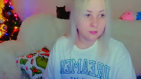 Snapshot of not_nakedcat chatting on December 2024 08:47:01 PM hi glad to chat online show from December 2024 08:47:01 PM