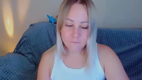 Snapshot of not_nakedcat chatting on September 2025 10:04:02 AM hi glad to chat online show from September 2025 10:04:02 AM