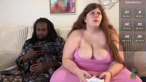 Snapshot of noturbabymoms chatting on December 2024 01:32:01 PM NotUrBabyMoms online show from December 2024 01:32:01 PM