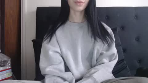 Olivia online show from November 2025 08:18:01 PM