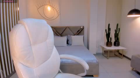 Nova online show from October 2025 08:39:01 PM