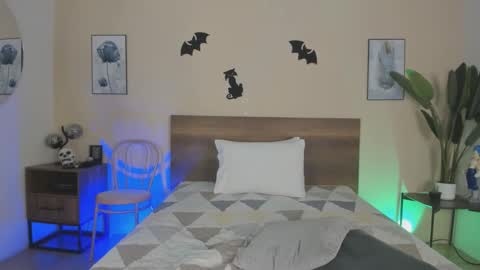 NovayBrian online show from October 2025 04:55:02 AM