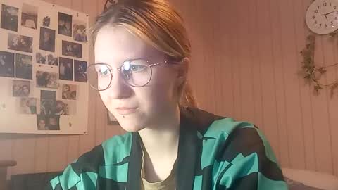 Snapshot of novellahartig chatting on February 2026 02:10:01 PM Sari It is my first day online show from February 2026 02:10:01 PM