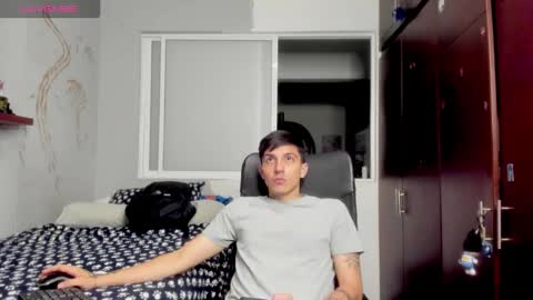 Snapshot of noxx_stark chatting on November 2025 01:37:02 AM Noxx online show from November 2025 01:37:02 AM