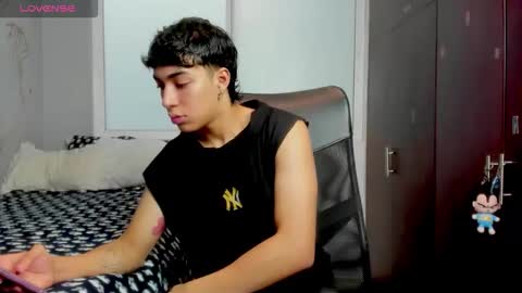 Snapshot of noxx_stark chatting on December 2025 05:29:01 PM Noxx online show from December 2025 05:29:01 PM