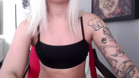 Nick and Tiffany online show from January 2025 08:04:01 PM