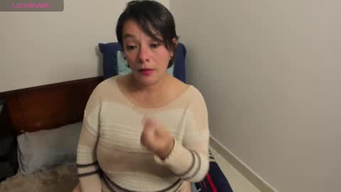 nuit_rose online show from February 2025 12:57:02 AM