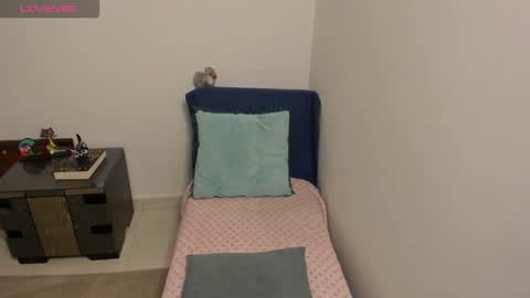 nuit_rose online show from October 2025 02:33:01 AM