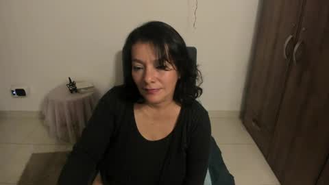nuit_rose online show from May 2026 02:09:02 AM