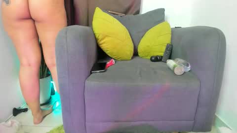 Nia online show from February 2026 12:42:02 AM