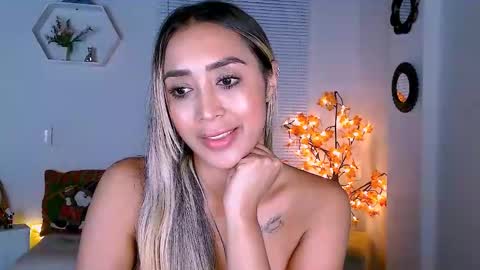 Nycole online show from December 2024 05:49:02 AM