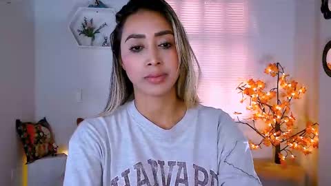 Nycole online show from December 2024 08:08:01 PM