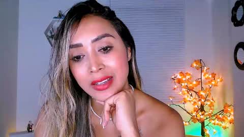 Nycole online show from December 2024 05:14:02 AM