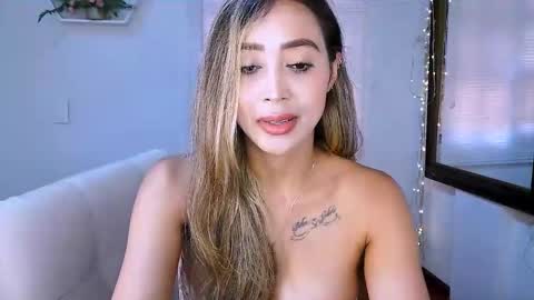 Nycole online show from October 2025 06:06:01 PM