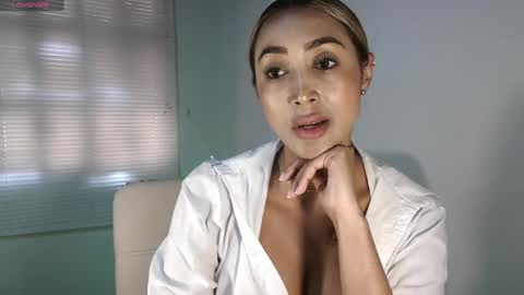 Nycole online show from May 2026 04:04:02 PM