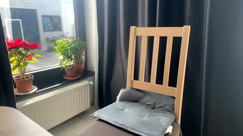 Snapshot of nyconik chatting on March 2025 12:22:01 PM Nicol online show from March 2025 12:22:01 PM