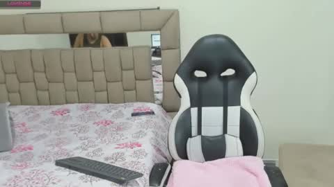 nyomi browm online show from February 2025 04:07:01 AM