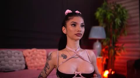 Nyssa online show from February 2026 06:44:02 PM