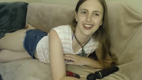 Snapshot of nzplaytime chatting on February 2025 03:43:01 AM Stef Derek online show from February 2025 03:43:01 AM