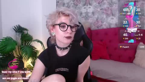 Snapshot of obedientt_ chatting on February 2025 09:22:01 AM Moonlight online show from February 2025 09:22:01 AM