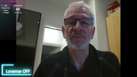 Snapshot of obliox175 chatting on January 2025 03:48:01 PM Obliox online show from January 2025 03:48:01 PM