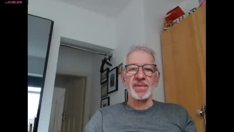 Snapshot of obliox175 chatting on January 2025 01:13:02 PM Obliox online show from January 2025 01:13:02 PM