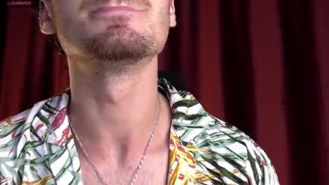 Snapshot of oceanheat chatting on October 2025 08:18:01 PM OceanHeart online show from October 2025 08:18:01 PM