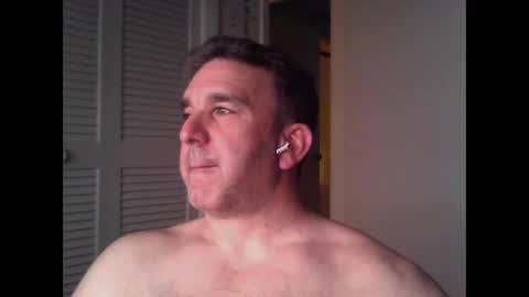 Snapshot of oceanmanx chatting on May 2026 01:55:01 AM Ocean online show from May 2026 01:55:01 AM