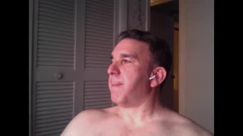 Snapshot of oceanmanx chatting on May 2026 03:03:02 AM Ocean online show from May 2026 03:03:02 AM