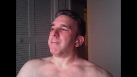 Snapshot of oceanmanx chatting on May 2026 01:03:01 AM Ocean online show from May 2026 01:03:01 AM