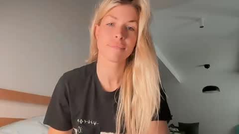 Snapshot of ocicatcat chatting on April 2026 10:10:01 AM ocicatcat online show from April 2026 10:10:01 AM