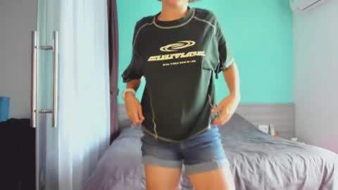 Snapshot of octopussy69x chatting on February 2025 04:15:02 AM Evie online show from February 2025 04:15:02 AM