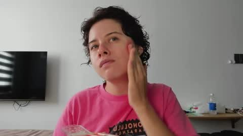 Evie online show from April 2026 06:49:01 AM