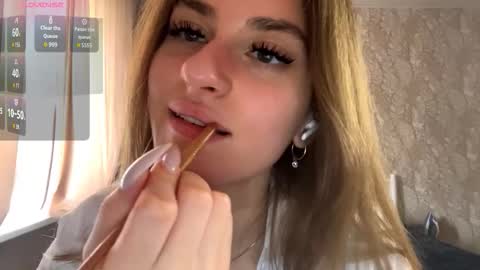 Snapshot of odelinabain chatting on September 2025 09:30:01 AM Mia online show from September 2025 09:30:01 AM