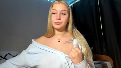 Snapshot of odelindafaro chatting on June 2026 03:43:02 AM Lili online show from June 2026 03:43:02 AM
