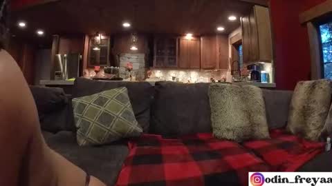 Snapshot of odinn_freyaa chatting on October 2025 12:22:01 AM Odin and Freya online show from October 2025 12:22:01 AM