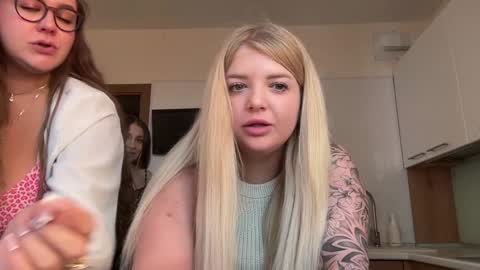 Snapshot of odriolsen chatting on December 2024 09:30:02 AM Odri online show from December 2024 09:30:02 AM