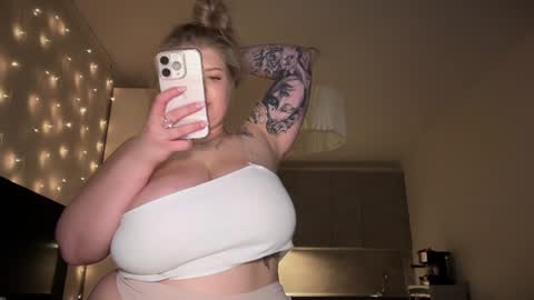 Snapshot of odriolsen chatting on February 2025 02:02:02 PM Odri online show from February 2025 02:02:02 PM