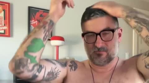 Office Dad online show from October 2025 08:18:02 PM