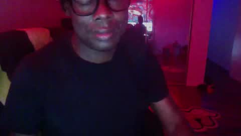 Snapshot of officialmoneyxxx chatting on December 2024 02:35:02 PM Money online show from December 2024 02:35:02 PM