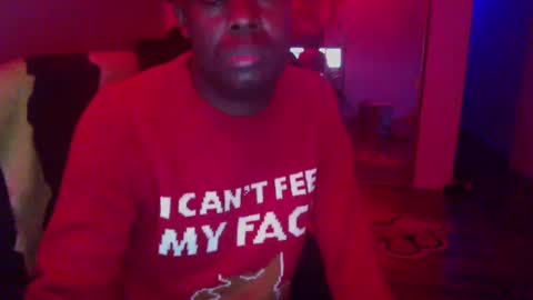 Snapshot of officialmoneyxxx chatting on December 2024 12:55:02 PM Money online show from December 2024 12:55:02 PM